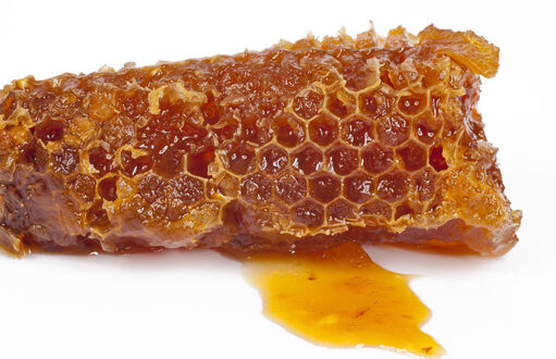 Propolis, Zencefil, Zerdeçal ve Elma Sirkesi ile Koronavirüs’e Karşı Direncinizi Artırın
