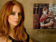 Aylin Aslım’dan Annelerle Miniklere Hediye